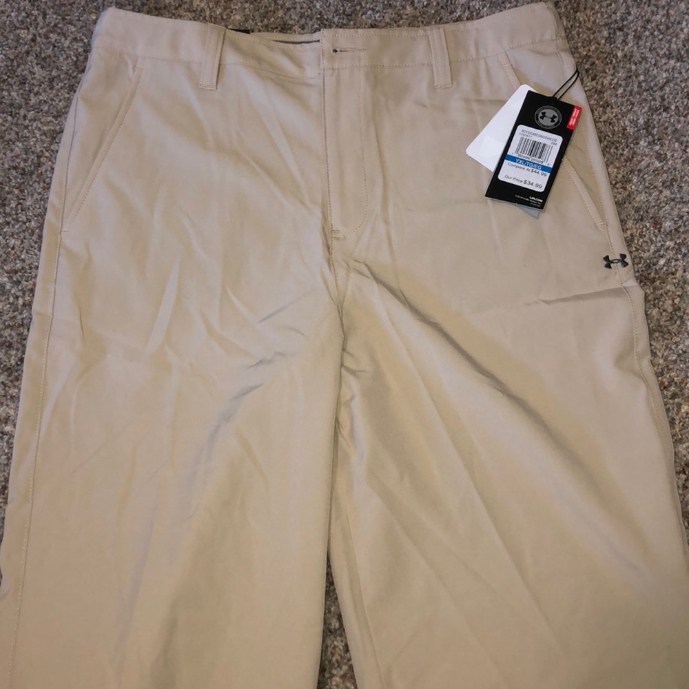 Under armour golf shorts YXL